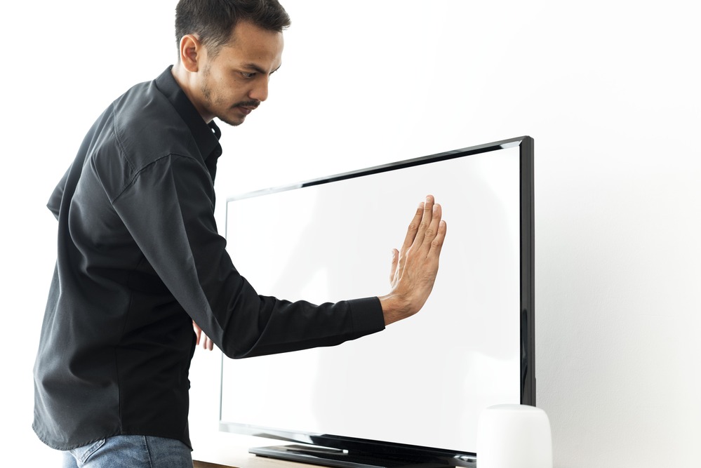 Technician teach Smart Ways to Dispose of Your Old TV
