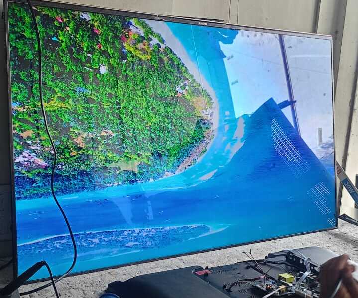 Samsung TV repaired successfully after screen flickering issue